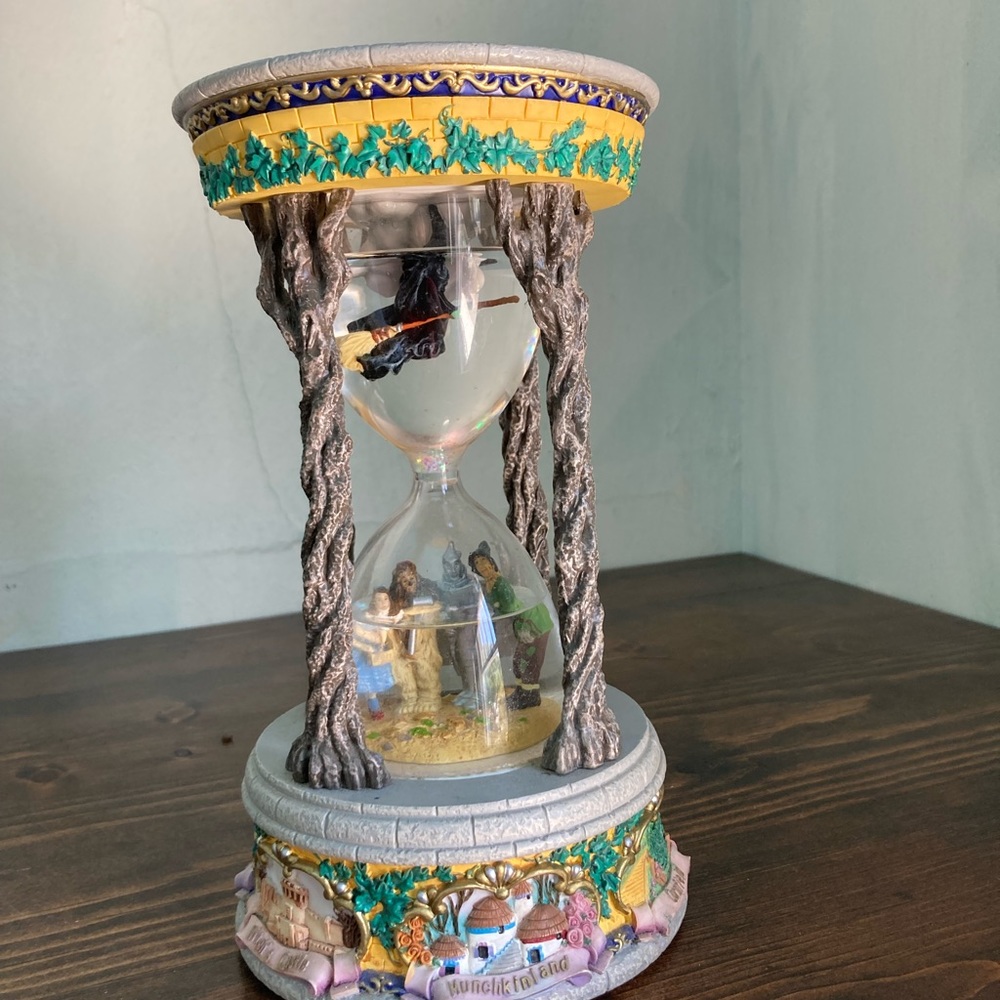 Wizard of Oz snow globe from 1999 San Francisco Music Box
